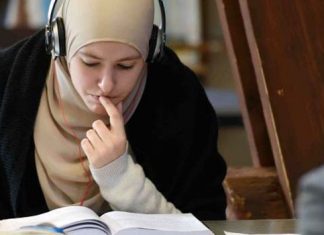 Ibadah Sunah Atau Menuntut Ilmu, Mana Didahulukan?