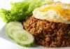 Bahaya! Sebaiknya Hindari Makan Nasi Goreng dengan Timun