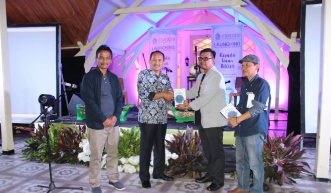 Wabup Lebak Baca Puisi Digelaran FSM 2018