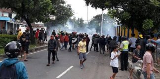Suporter dan Warga Terlibat Tawuran