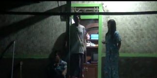 Hawatir Rumah nya Ambruk,Warga Kampung Jampang Terpaksa Tinggal Di Luar Rumah