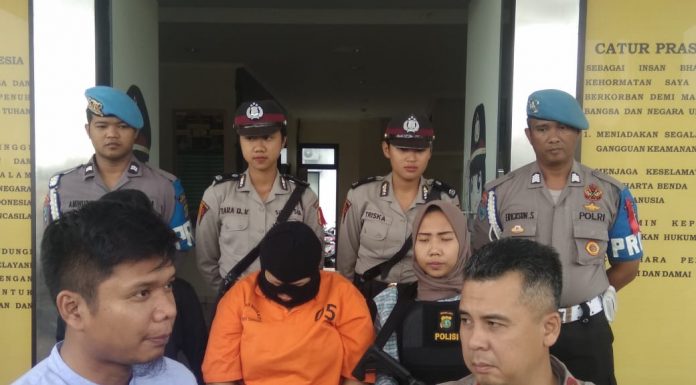 Seorang Ibu Rumah Tangga, Tega Bekap Bayinya Hingga Tewas