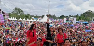 Aksi Sandrina Memukau, Festival Crossborder Aruk 2019 Meriah
