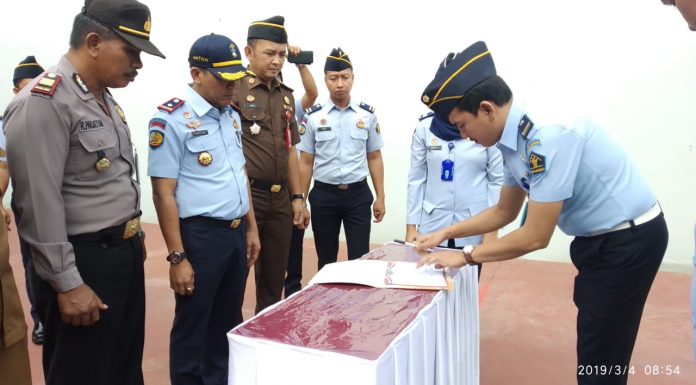 Penandatanganan Deklarasi Bebas Handphone dan Narkoba di Kantor Rutan kelas IIB Serang Banten
