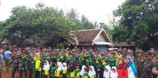 Kerinduan Satgas TMMD Ke-104 Kepada Kekuarga Terobati Karena Anak-Anak PAUD