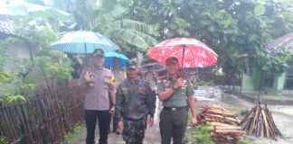 Menerjang Ombak Dandim 0602/Serang Bersama Kapolres Kunjungi Warga Pulau Tunda