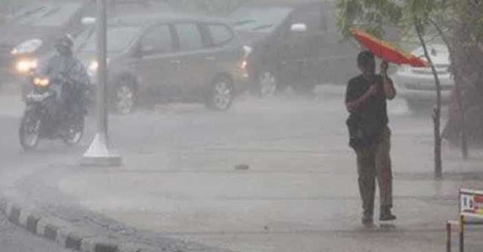 BMKG Ingatkan, Siang Ini Waspadai Hujan Petir dan Angin Kencang