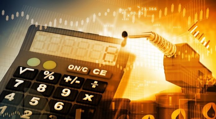 Harga Minyak Dunia Terpeleset di Tengah Melimpahnya Produksi AS