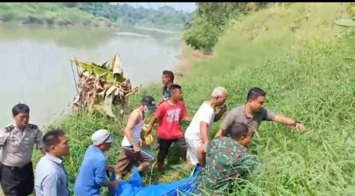 Warga Temukan Mayat Wanita Terapung di Sungai Ciujung