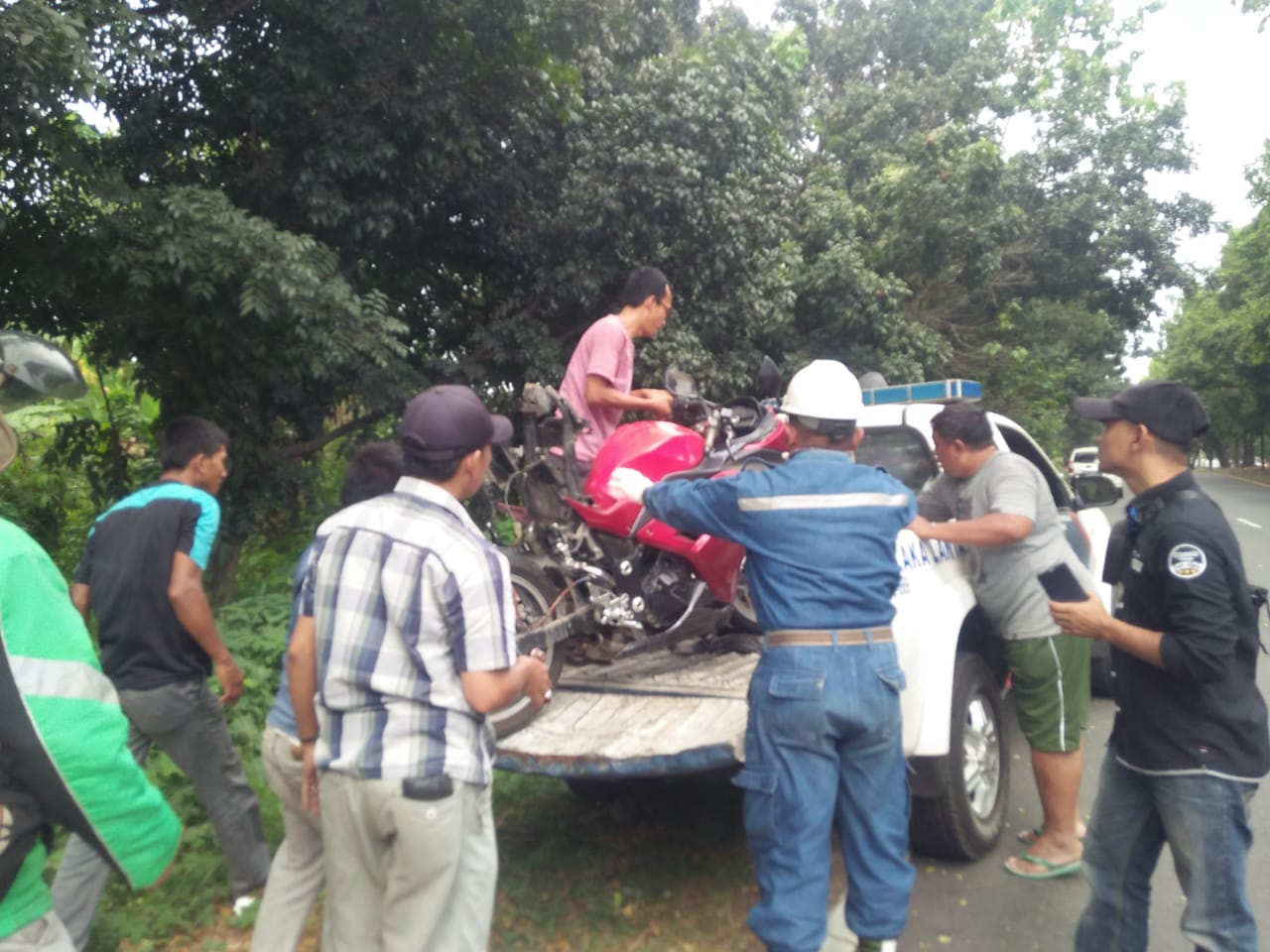 Warga Temukan Sebuah Motor Kawasaki Ninja 4 Tak Dengan Kondisi Rusak Parah