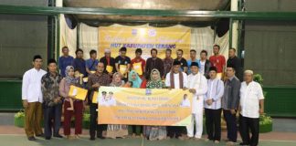 Bupati Serang Berikan Bantuan 19 Warga Yang Pulang Dari Papua