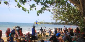 Jelang Satu Tahun Tsunami Banten Perekonomian Wisata Pantai Carita Belum Pulih