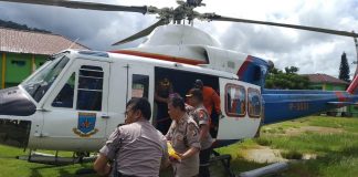 Polda Banten Distribusikan Logistik ke Lokasi Terisolasi Gunakan Helikopternya
