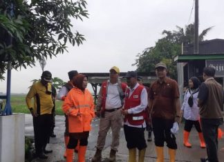 Bupati Tatu Pantau Lokasi Banjir di Tiga Kecamatan
