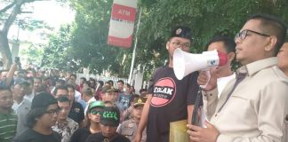 Temui Massa Aksi, Ketua DPRD Banten Siap Perjuangkan Aspirasi Driver Online