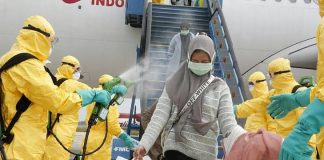 WNI Dari Wuhan Disemprot Disifektan Saat Tiba Di Bandara Hang Nadiem Batam