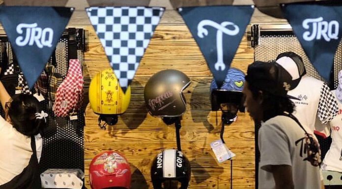 Mengenal Sosok Pilar, Pengusaha Toko Helm