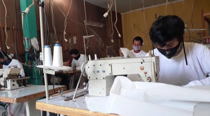 Konveksi Jersey di Tangsel Buat APD, Sebagian Produksi Untuk Tim Medis