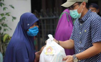 Bantu Warga Terdampak Covid-19, Pilar Saga Ichsan: Saya Terharu