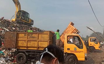 Sampah Tangsel Sementara Dibuang Ke TPA Jatiwaringin