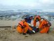 Seorang Wisatawan Pantai Anyer Meninggal Diterjang Ombak Besar Saat Selancar