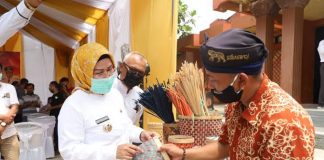 Dilatih Pemkab Serang, Produk Anyaman Bambu Kecamatan Bandung Semakin Berkualitas