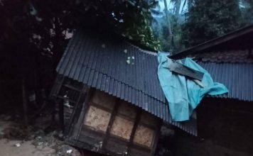 BPBD Banten Mengevakuasi Korban Longsor di Lebak Selatan