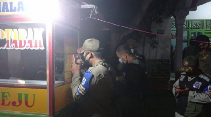 Satgas COVID-19 Lebak Tegas Bubarkan Kerumunan Massa