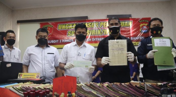 Satgas Mafia Tanah Amankan 4 Tersangka Pembuat Girik Palsu