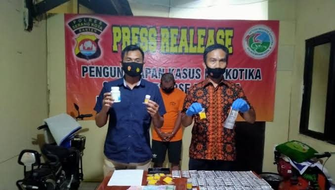 Polres Serang Kota tangkap Penjual Obat Keras di Perumahan BSB
