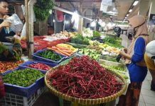 Ratusan Pedagang di Pasar Rangkasbitung Siap Divaksin COVID-19
