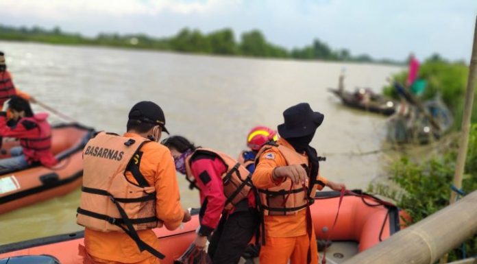 Basarnas Banten Lanjutkan Pencarian Pelajar Terseret Ombak