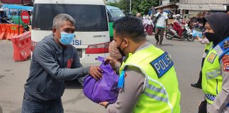 Hari Ke-8 Operasi Zebra Maung 2021, Ditlantas Polda Banten Disiplinkan Prokes Dan Bhakti sosial