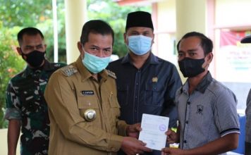 Pemkot Serang Serahkan Kompensasi Sampah Tangsel ke 21 Rt se Kelurahan Cilowong