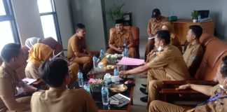Kecamatan Mekar Baru Berikan Pembinaan Bagi Aparatur Desa
