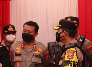Cek Kesiapan Personel, Kapolda Banten Tinjau Pospam Nataru di Tangerang