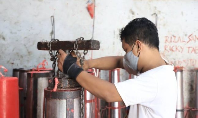 Jelang Imlek, Pabrik Lilin di Kota Tangerang Kebanjiran Order