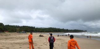 Tim Sar Gabungan Masih Cari Wisatawan yang Tenggelam di Pantai Sawarna