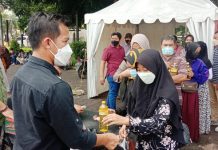 Polres Serkot Salurkan Minyak Goreng Sitaan Ke Masyarakat