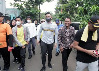 HUT 42 Pamulang Timur, Andika Hazrumy Jalan Santai Bersama Seribuan Warga