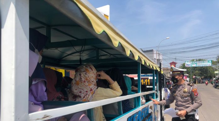 Polres Serang Polda Banten Amankan Odong-odong Beroperasi di Jalan Raya