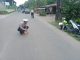Gagal Nyalip Truk, Pemotor ini Tewas