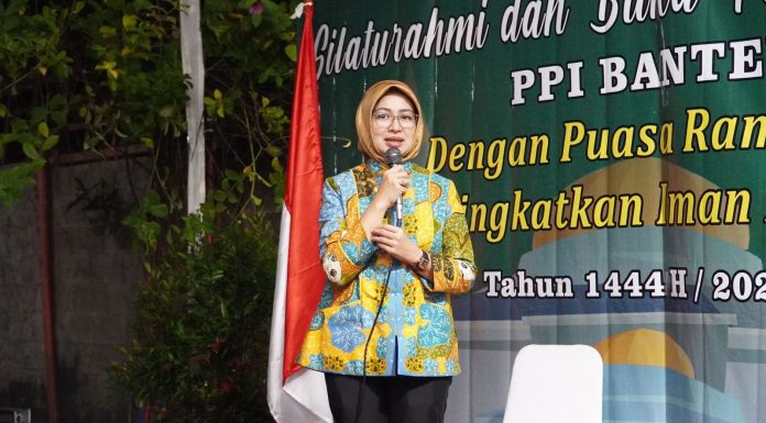 Airin Rachmi Diany Mendapat Tanda Kehormatan Dari PPI Banten