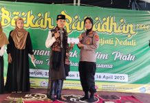 Pemdes Kramatjati Berikan Santunan ke Anak Yatim-Piatu