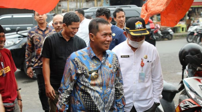 Walikota Serang Sidak Pasar Saat Harga Telur Melonjak