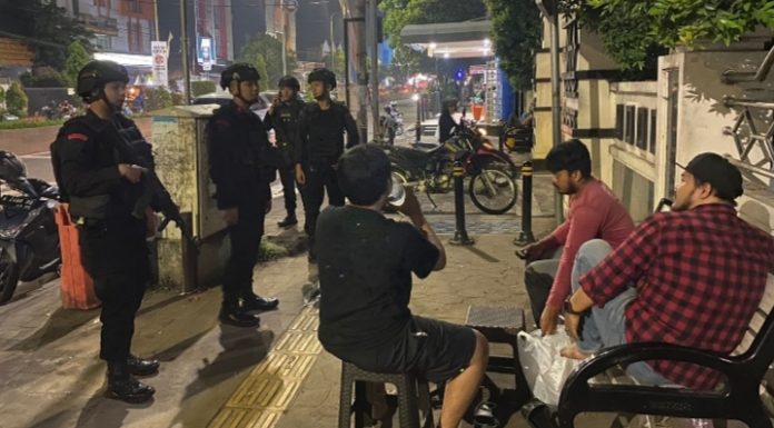 Patroli Malam Hari, Satbrimob Polda Banten Antisipasi Gangguan Kamtibmas