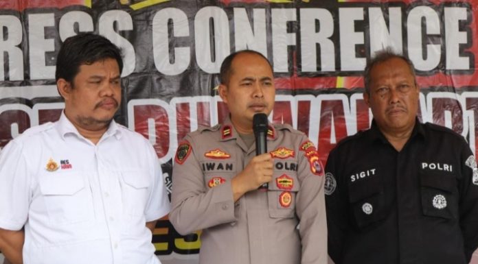 Dua Remaja Pencuri Puluhan Ponsel Ditangkap Polsek Purwakarta