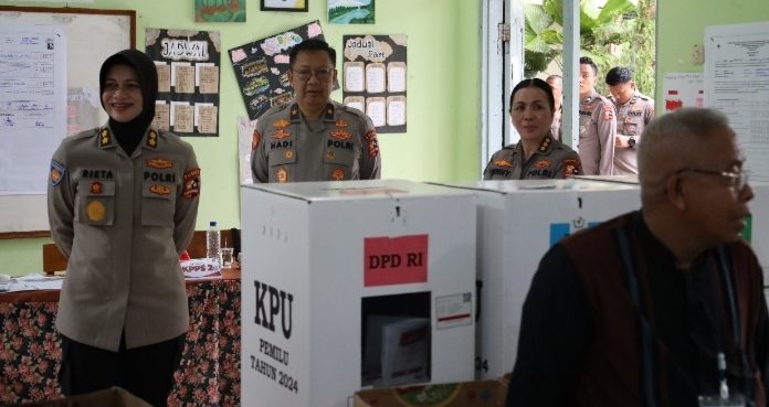 Tim Mabes Polri Pantau Langsung Pencoblosan di TPS Kabupaten Pandeglang