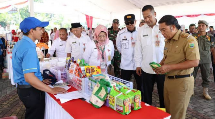 Pj Gubernur Banten Al Muktabar Buka Bazar MTQ XXI Provinsi Banten 2024