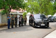 Kapolres Serang Pimpin Pengamanan Kepulangan Wapres RI